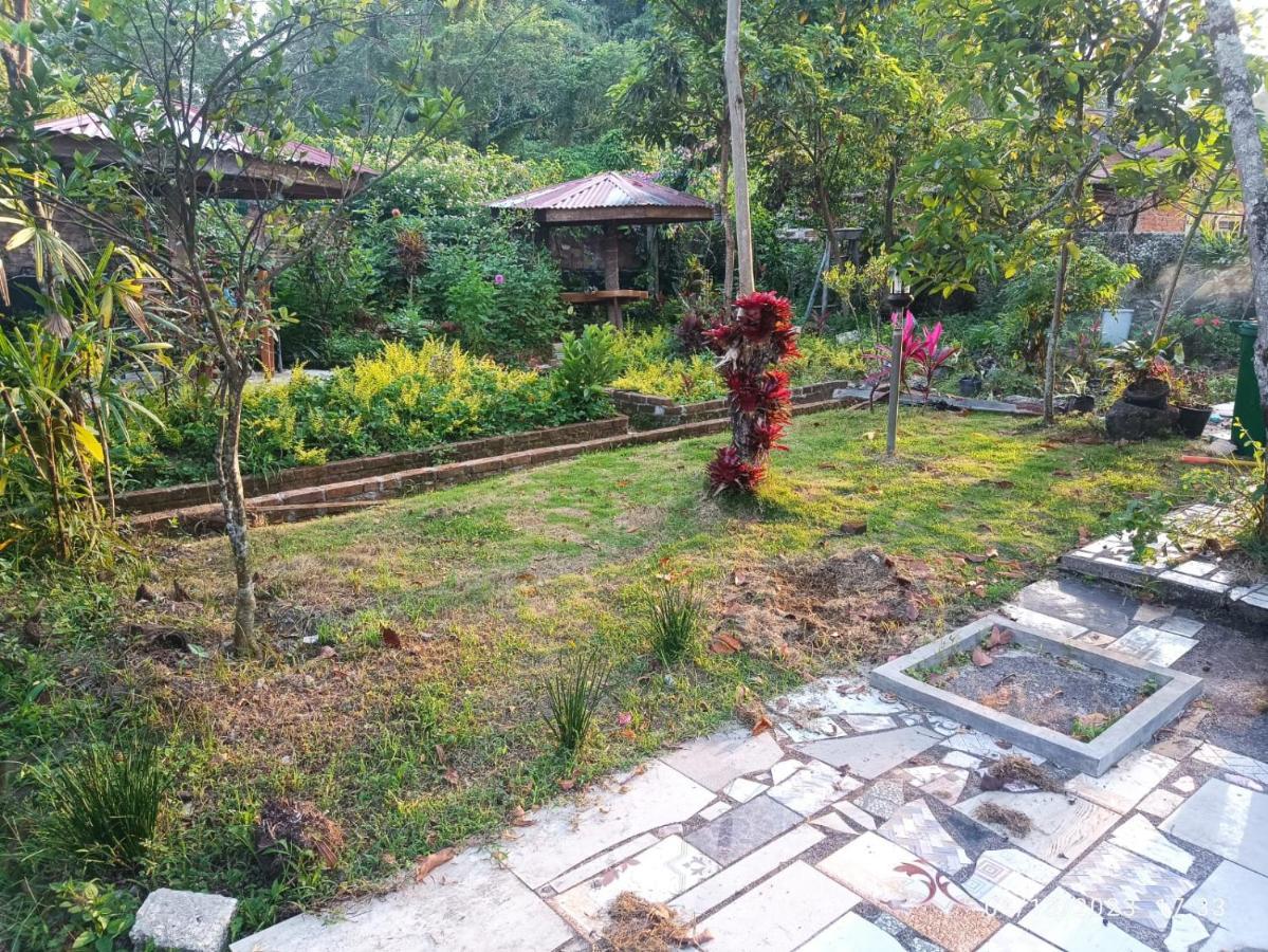 Gabelo Guest House Bukittinggi Eksteriør billede